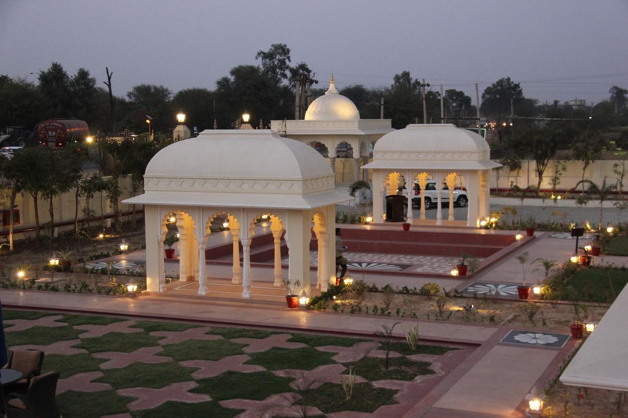 Laxmi Palace Dausa Bagian luar foto