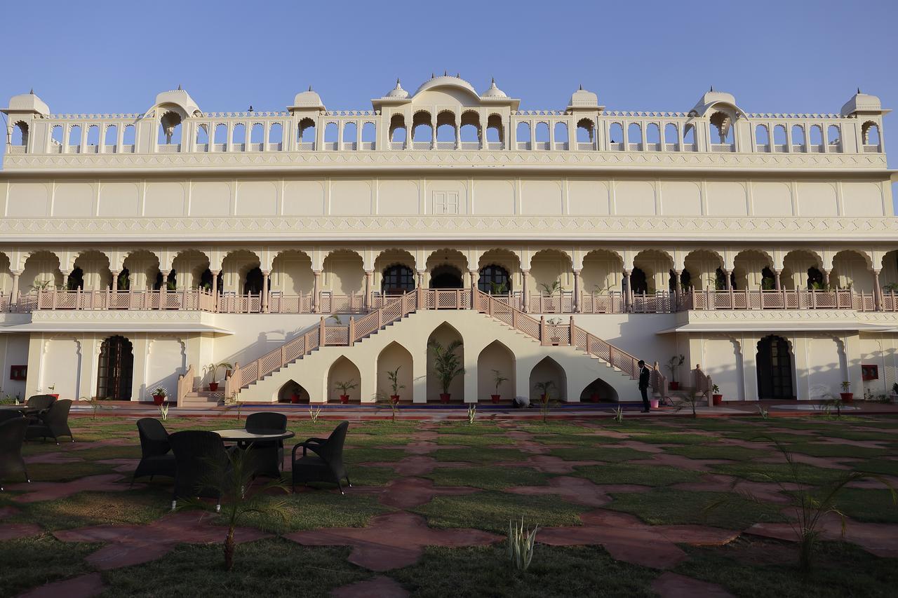 Laxmi Palace Dausa Bagian luar foto